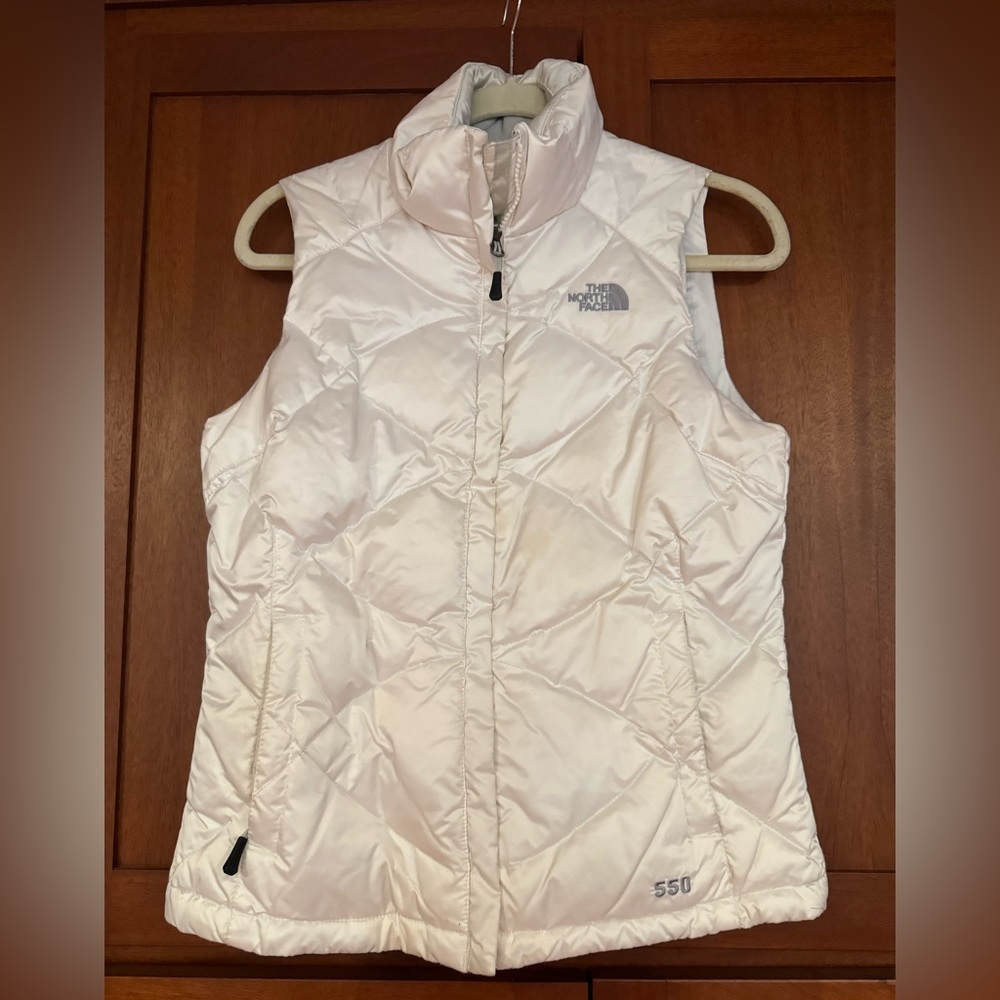 North Face Women’s Quilted Down Vest. Size small. white
